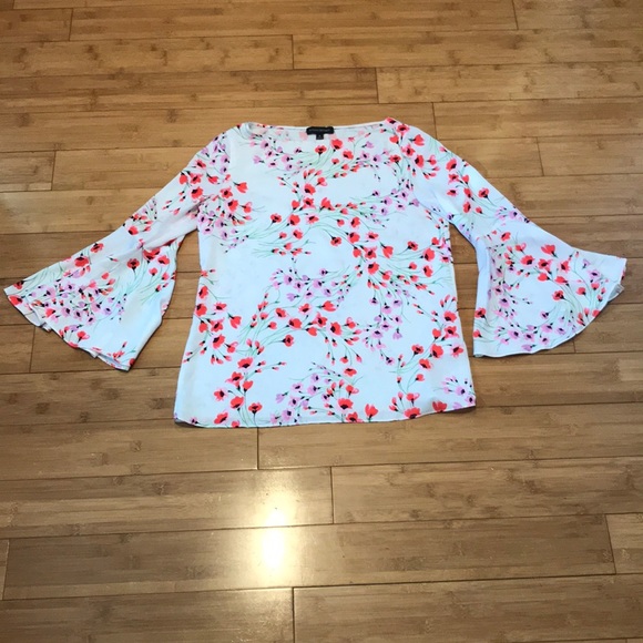 Banana Republic Tops - Banana Republic Floral Bell sleeve top